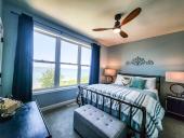 Superior room queen bed with lake view